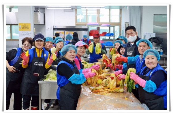 11인4. 바르게살기운동 태백시협의회, 취약계층 위한 김치 나눔 봉사 실시 (1).jpg